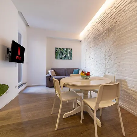 Piazza Maggiore-luxury Apartment-elegant Terrace Apartment Bologna