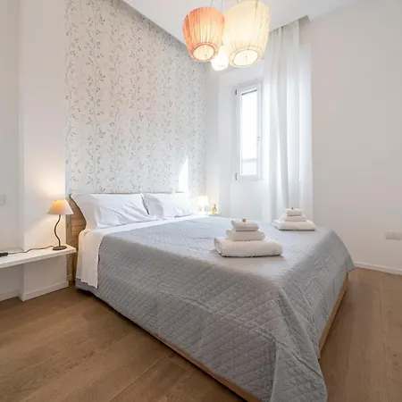 Piazza Maggiore-luxury Apartment-elegant Terrace Bologna