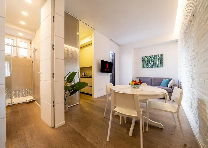 Piazza Maggiore-luxury Apartment-elegant Terrace