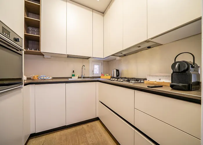 Piazza Maggiore-luxury Apartment-elegant Terrace Apartment *